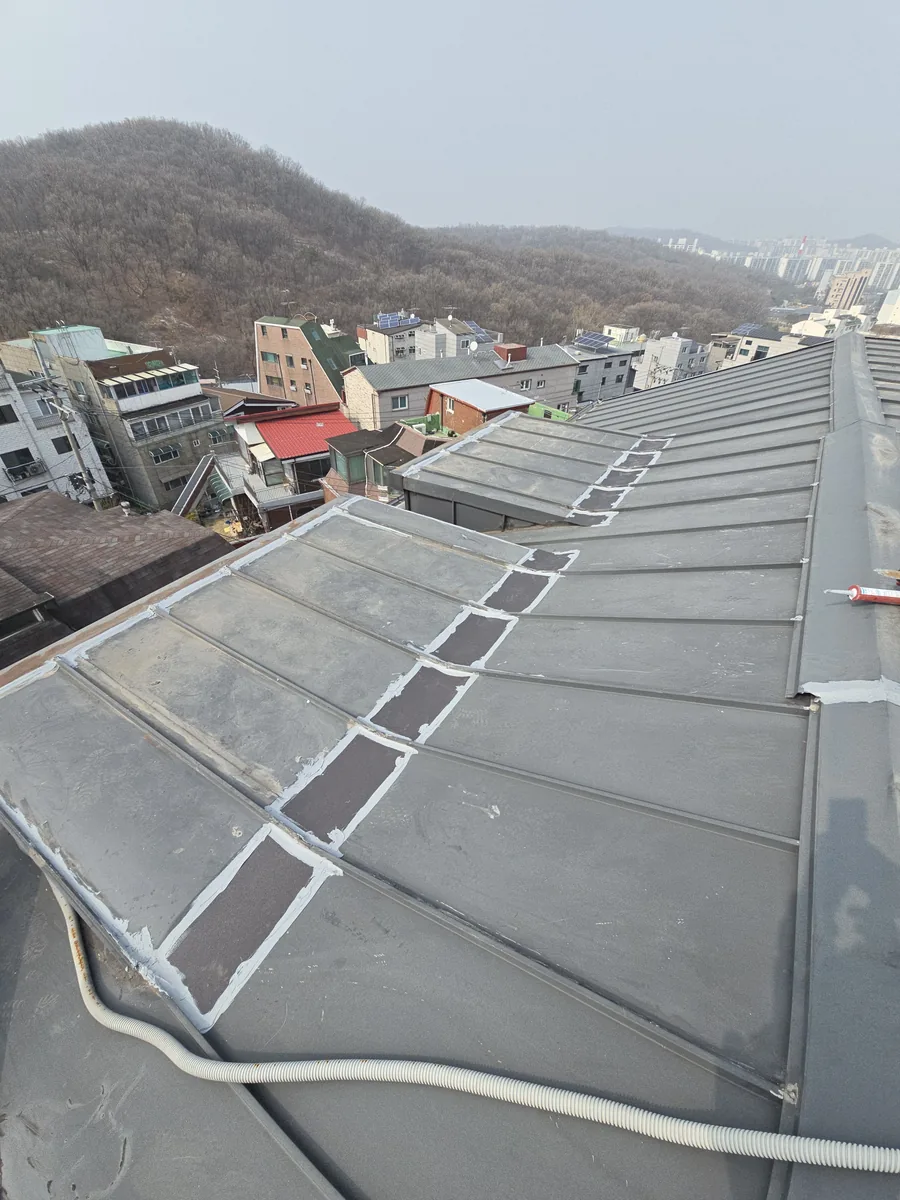 지붕 누수수리 — 우레탄 도막 방수 완료